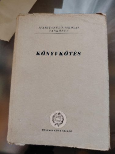 Knyvkts - Iparitanul-iskolai tanknyv