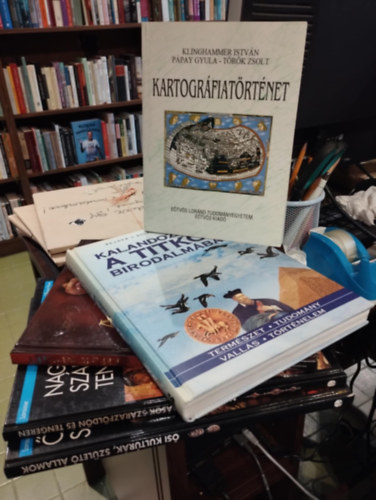 John Matthews, Klinghammer Istv�n - T�rt�nelem k�nyvcsomag 5 darabos K�NYVMENT� AJ�NLAT: Arthur kir�ly - A s�t�t kor harcosa �s legend�s h�se, Kalandoz�sok a titkok birodalm�ban, Kartogr�fiat�rt�net, A j�v� sz�zad hajnala, Nagy v�ndorl�sok sz�razf�ld�n �s teng