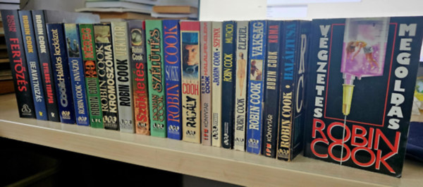 Robin Cook - 20db Cook, KNYVMENT AJNLAT: Fertzs, Beavatkozs, Gyilkos terpia, Mreg, Invzi, Hallos kockzat, Szktets, Vektor, Kromoszma, Ragly, Sokk, Szlts, Vgzetes megolds, Halltusa, Kma, Vaksg, letjel, Mutci, S