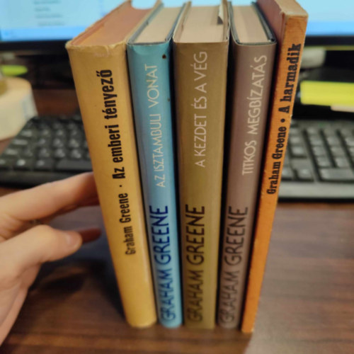 Graham Greene - 5db Graham Greene, KNYVMENT AJNLAT: Az emberi tnyez + Az isztanbuli vonat + A kezdet s a vg + Titkos megbzats + A harmadik