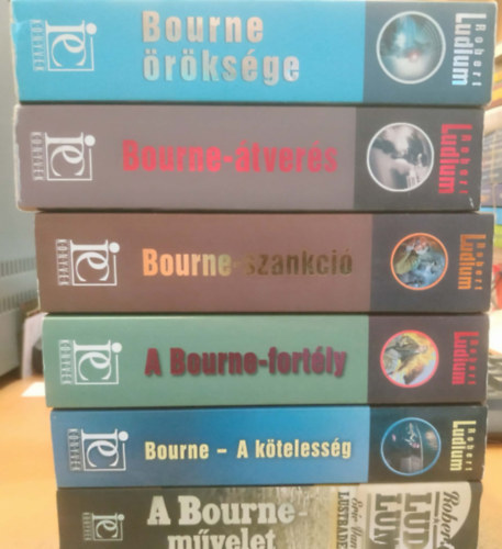 Robert Ludlum - 6 db Jason Bourne: Bourne öröksége; Bourne-átverés; Bourne-szankció; A Bourne-fortély; Bourne-A kötelesség; A Bourne-művelet