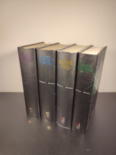 Kami Garcia, Margaret Stohl - Caster krnikk sorozat 1-4. (Beautiful Creatures - Lenygz teremtmnyek / Beautiful Darkness - Lenygz sttsg / Beautiful Chaos - Lenygz Kosz / Beautiful Redemption - Lenygz megvlts)