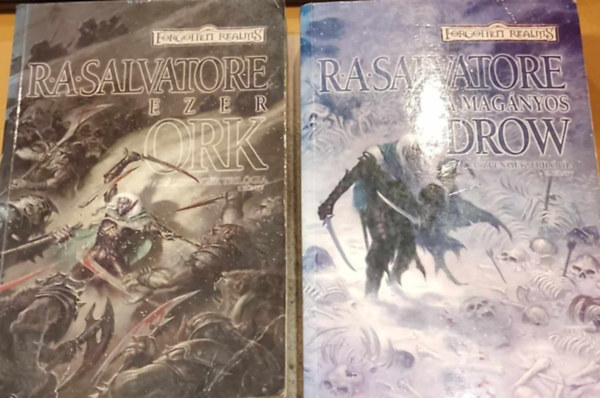 R. A. Salvatore - 2 db Forgotten Realms: Vadászpengék trilógia I. kötet: Ezer Ork + II. kötet: A magányos Drow