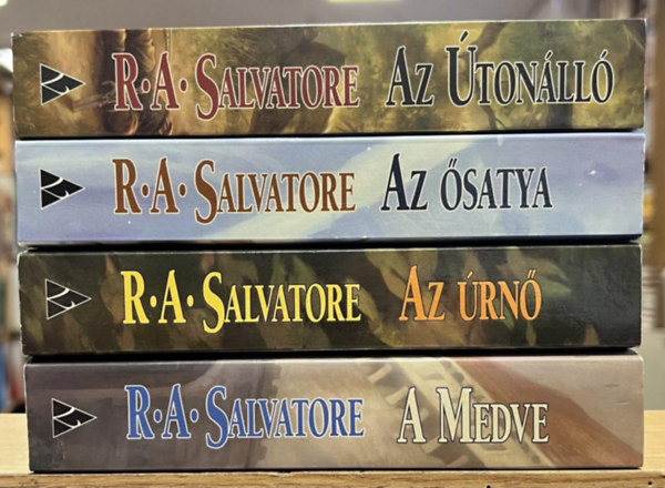 R. A. Salvatore - Az Első Király legendája 1-4. (Az Útonálló - Az ősatya - Az úrnő - A Medve)