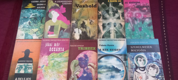Kozmosz fantasztikus knyvek 8db.:J.L.Borges:Krkrs romok+Pierre Barbet:A psziborgok lmai:Italo Calvino:Kozmikomdia+Ray Bradbury:Kaleidoszkp+tvenedik+Louis Trimble:A vrosgp+Sztrugackij:Egymillird vvel ma vilgvge eltt+A k