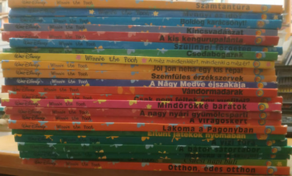 Walt Disney - 23 db Micimackó könyvklub: Számtantúra; Otthon, édes otthon; Csacsi napi buli; Malacka a fa tetején; A bátor sátortábor; A vízi túra; Eltűnt játékok nyomában; Lakoma a Pagonyban; A virágoskert; A nagy nyári gyümölcsparti; Mindörö