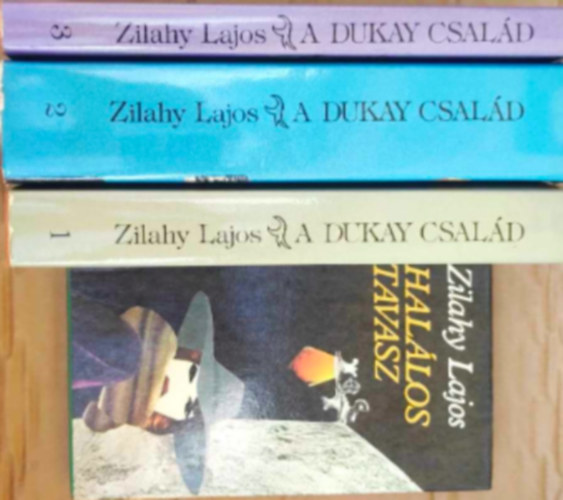 Zilahy Lajos - 4 db Zilahy Lajos k�nyv: - Hal�los tavasz + A Dukay csal�d 1,2,3