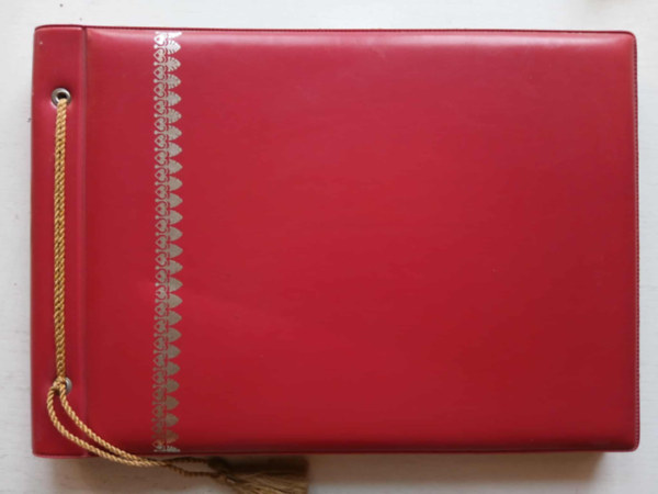 �res �jszer� fot�album