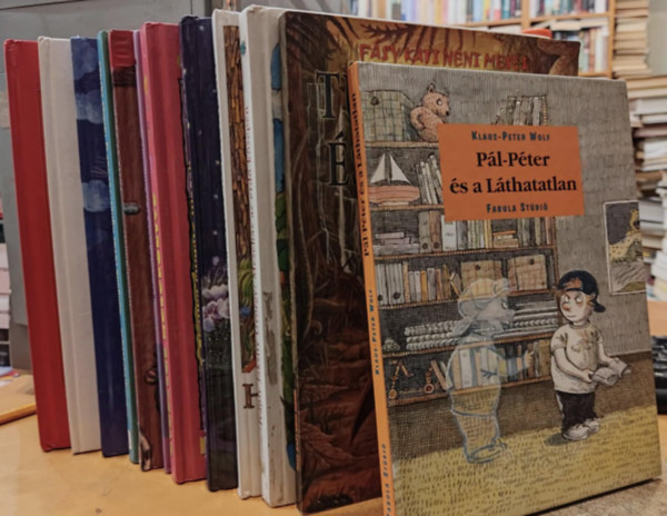 Klaus-Peter Wolf, Ivnfy Jaksity Gyrgy, Fsy Katalin, Rangn Lovas gnes, Hunyadin Krtvlyesi Anik, Gianni Rodari, Sebk va, cs Kat, Dina Rosenfeld, Igaz Dra - 12 db meseknyv: Pl-Pter s a Lthatatlan; Mesehz az erd kzepn; Tcsk rfi s a hangya; Sok-Sok j talls krds; lomba ringat mesk; vodsok meseknyve; Torta az gen; Hazacsavarg; Az elveszett mese; A kislny,