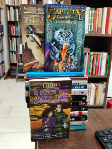 Brian Daley, Gibson William - KNYVMENT AJNLAT, 15 db. Fantasy, Sci-fi. A frfi, aki sosem hibz+A birodalmi flotta+Zap City+A kozmosz hini+Szabad prda+Vadszat+Conan+ a barbr+Mars 1910+Tron+Anthico+Profundis+Csillaghulls+a Testr+Virtulfny+A tizedik ldoz