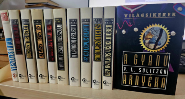 Dick Francis, Steve Alten, Phillip Margolin, Lindsey David, Robert Dugoni, John J. Nance, James Grippando, Paul Carson, Stephen Horn, Paul-Loup Sulitzer, Vilgsikerek sorozat - 11 db krimi, KNYVMENT AJNLAT: Veszlyes futam, A lzad Glit, Kockzatos zlet, Az jszaka sznei, Az igazsg bajnoka, A halott zseni bosszja, A lngok felett, Az j leple alatt, Fogolyszktets, Egy gyilkos vdelmben, A gy