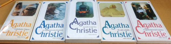 Agatha Christie - 5 db Agatha Christie: A titokzatos Négyes + Az elefántok nem felejtenek + Az ijedt szemű lány + És eljő a halál... + Tragédia három felvonásban