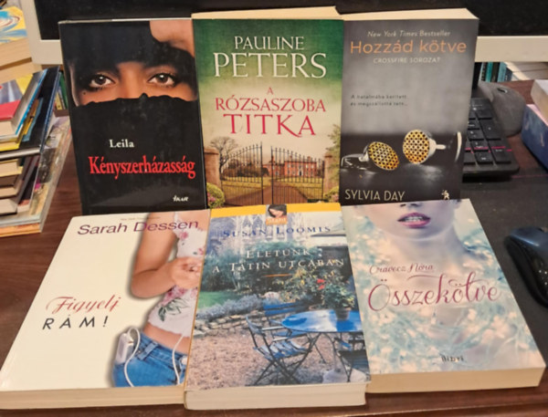 Sarah Dessen, Susan Loomis, Oravecz Nóra, Sylvia Day, Pauline Peters, Leila - 6 db-os romantikus KÖNYVMENTŐ AJÁNLAT: Figyelj rám!+ Életünk a Tatin utcában +Összekötve +Hozzád kötve +A rózsaszoba titka +Kényszerházasság
