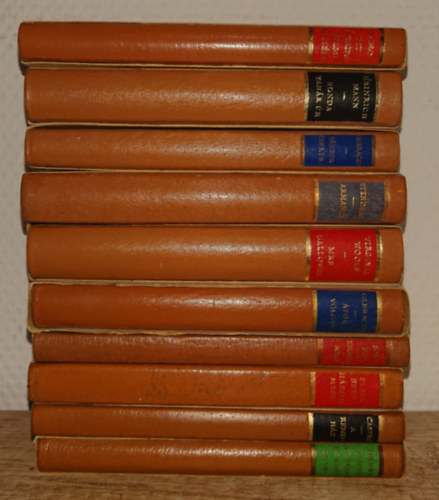 Heinrich Mann, Kurt Tucholsky, Olbracht, Stendhal, Virginia Woolf, Solohov, Flaubert, Armando Ferrer Castro, Henry James - 10 k�tet a Helikon Kisk�nyvt�rb�l (b�rk�t�sben, sz�mozva, pap�rtokban): A Gripsholmmi kast�ly, �tok v�lgye, Emberi sors, H�rom mese, A csavar fordul egyet, Ronda tan�r �r, Mrs. Dalloway, Armance, V�ndocirkusz