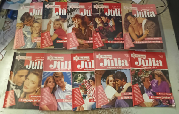 Emma Darcy, Anne Mather, Kay Gregory, Karen Leabo, Tbb szerz - 10 Jlia magazin (111-120) lapszmig: Ki szeret jobban? +A titok nyitja +A kitarts jutalma +Vlaszts eltt +A nagyapa jt akar +A karcsonyi vendg +Az n regnyhsm +Az let iskolja +Fenntarts nlkl +Gyorsposta