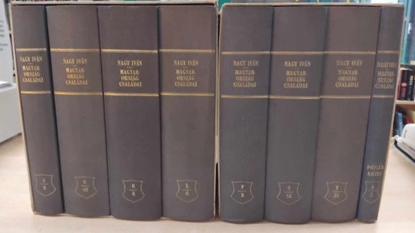 Nagy Iv�n - Magyarorsz�g csal�dai cz�merekkel �s nemz�krendi t�bl�kkal I-VIII.