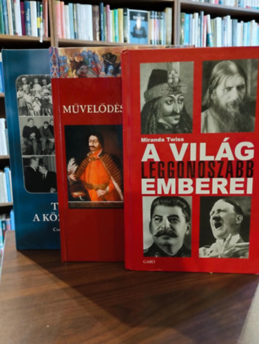 Marinovich Endre, Miranda Twiss, Kszeghy Pter (fszerk.) - Trtnelmi knyvcsomag 3 darabos KNYVMENT AJNLAT: Tllte-e a kzposztly? - Csaldregny a 20. szzadbl, A vilg leggonoszabb emberei, Magyar mveldstrtneti lexikon I.