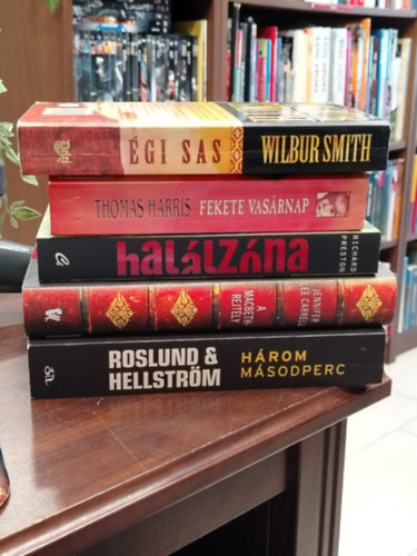 Wilbur Smith Thomas Harris Richard Preston Jennifer Lee Carrell Roslund & Hellström - KÖNYVMENTŐ AJÁNLAT, 5 DB. KRIMIK. Égi sas, Fekete vasárnap, Halálzóna, A Macbeth-rejtély, Három másodperc