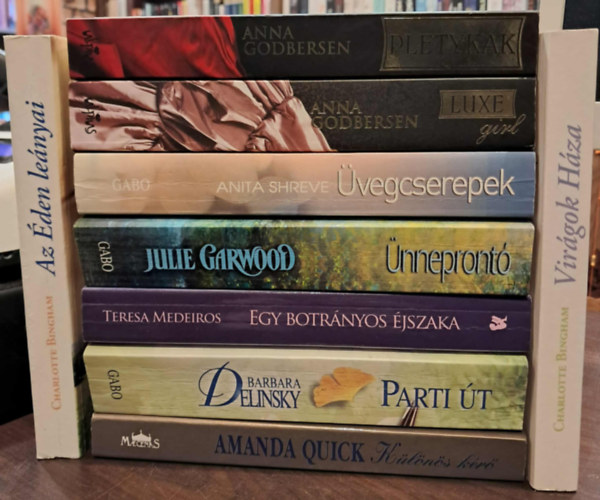 Anna Godbersen, Anita Shreve, Julie Garwood, Teresa Medeiros, Barbara Delinsky, Amanda Quick, Charlotte Bingham - 9 db-os romantikus KNYVMENT AJNLAT: Pletykk, Luxe girl, vegcserepek, nnepront, Egy botrnyos jszaka, Parti t, Klns kr, Virgok hza, Az den lenyai