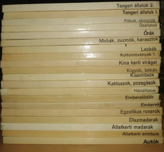 Móra könyvkiadó - 20 db Kolibri és búvár könyv, vegyesen