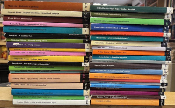 Huszr Tibor, Major Ivn, Gerevich Jzsef, Erds Gza, Kunszab Ferenc, Kunt Ern, MIskolczi Mikls, Varga Dvid, Szent-Gyrgyi Albert, Pelle Jnos, Vidra Szab Ferenc, Varga Lszl, Pom - 40 db Gyorsul id ktet: Kzlekeds s gazdasg, Terpik trsadalma - trsadalmak terpija, Akcielmlet, Gyarapodsunk trtnete, Gondolatok a munkaerklcsrl, A hall tkrben, Hazudni boldog hitvest, Az orszg peremn,