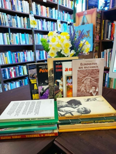 L. Réti Anna, Pongrácz György, Hoppe Pál-Szabó Ferenc, Koltay Gábor, Pongrácz-Kincses, Bocsák Miklós, Hámori Tibor, Lakatos András-Láng Zsuzsa, Somos István, Zsolt István, Vass Sándor - Sport tematikájú könyvcsomag 14 darabos KÖNYVMENTŐ AJÁNLAT: Miért vesztettünk?, Puha vagy, Jenő!, A nyíl, Verebes a mágus, Ferde fák (Tichy Lajos életregénye), Elátkozott sporttörténetek, Puskás, Pszt, jön a totókirály!, A sport
