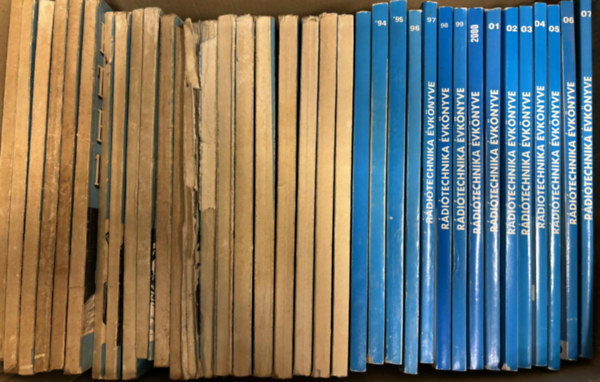 Rádiótechnika évkönyve 1971-2007. (36 db évkönyv)