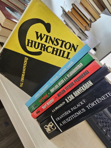 V.G. Truhanovszkij, Hans Friessner, Kurt Rieder, A.A. Bruszilov, Frantisek Palacky - 6db trtnelmi ktet, KNYVMENT AJNLAT: Churchill+ rulsok, vesztett csatk+ ngyilkos akcik a II. vilghborban+ Hitler titkos fegyverei+ A cr rnykban+ A huszitizmus trtnete