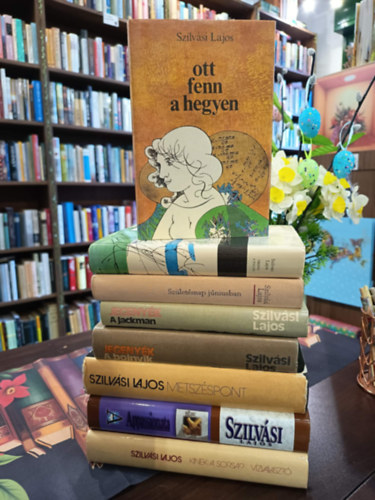 Szilv�si Lajos - Szilv�si lajos k�nyvcsomag 8 darabos K�NYVMENT� AJ�NLAT: Ott fenn a hegyen, �rd�g a falon, Sz�let�snap j�niusban, Jegeny�k - A bojnyik, Jegeny�k - A jackman, Metsz�spont, Appassionata, Kinek a sorsa?- V�zv�laszt�