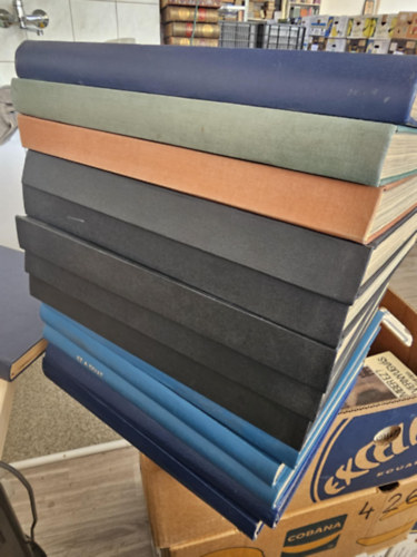 Ez a divat 1977, 1978, 1979, 1980, 1981, 1982, 1983, 1984, 1985, 1986, 1987, 1988, 1989 (13db �vfolyam egy�tt)