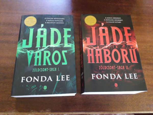 Fonda Lee - Z�ldcsont-saga 1-2. (J�de v�ros - J�de h�bor�)