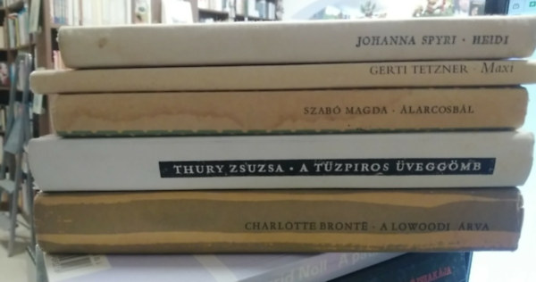 Charlotte Brontë, Thury Zsuzsa, Szabó Magda, Gerti Tetzner, Johanna Spyri - 5 db-os KÖNYVMENTŐ AJÁNLAT, ifjúsági pöttyös/csíkos regények: A lowoodi árva+ A tűzpiros üveggömb+ Álarcosbál+ Maxi+ Heidi