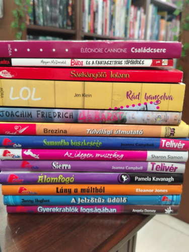 �l�onore Cannone; Megan McDonald; P�ski Konvico; Jen Klein; Joachim Friedrich; Thomas Brezina; Joanna Campbell; Sharon Siamon; Joanna Campbell; Pamela Kavanagh; Eleanor Jones; Jenny Hughes; Angela - K�NYVMENT� AJ�NLAT, 13db. Ifj�s�gi k�nyvek. Csal�dcsere; B�di �s a fantasztikus t�p�r�d�s; S�rk�ny�l� Jol�n; R�d hangolva; 4 �s f�l bar�t; T�lvil�gi �tmutat�; Samantha b�szkes�ge; Az idegen muszt�ng; Sierra; �lomfog�; L