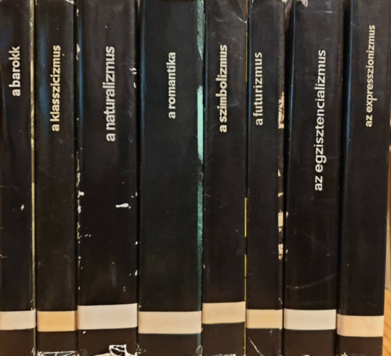 14 kötet a Gondolat Kiadó "izmusok" sorozatából: A manierizmus - A naturalizmus - Az egzisztencializmus - A Szürrealizmus - Az expresszionizmus - A barokk - A szentimentalizmus - A szocialista realizmus I-II. - A klasszicizmus - A neoavantgarde