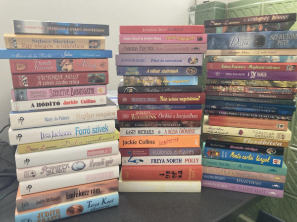 Jackie Collins, Sidney Sheldon, Amanda Quick, Sandra Brown, Cynthia Parker - 55 db romantikus knyv