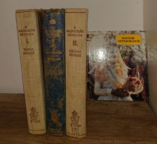 Viski Károly (szerk.) - A magyarság néprajza I-III. (Tárgyi néprajz, A magyarság tárgyi néprajza, Szellemi néprajzÍ) + ajándék: Magyar népszokások