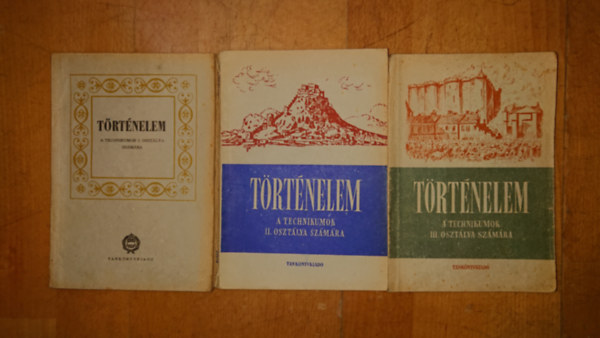 3 történelemkönyv technikumok számára az 1960-as évekből: Történelem a tecchnikumok I. osztálya számára, Történelem a tecchnikumok II. osztálya számára, Történelem a tecchnikumok III. osztálya számára