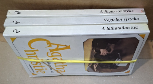 3 db Agatha Christie reg�ny : A fogorvos sz�ke + V�gtelen �jszaka + A l�thatatlan sz�k