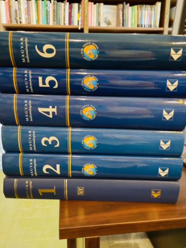 szerk.: Mszros E.-Schweitzer, szerk.: Enyedi Gy.-Horvth Gy., Lng-Bed-Csete, Kulcsr-Bayer, Palnkai Viktor (szerk.), Glatz Ferenc - Magyar tudomnytr 1-6. KNYVMENT AJNLAT: Magyar tudomnytr 1( Fld, vz, leveg), Magyar tudomnytr 2. - Tj, telepls, rgi,Magyar tudomnytr 3. - Nvny, llat, lhely,  Kulcsr-Bayer: Magyar tudomnytr 4. - T