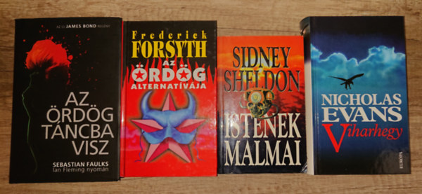 Sidney Sheldon, Nicolas Evans, Frederick Forsyth, Sebastian Faulks - 4 kiv�l� krimi csomagban:Istenek malmai, Viharhegy, Az �rd�g alternat�v�ja, Az �rd�g t�ncba visz