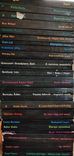 Jorge Timossi, Sznt Zoltn, Blint Endre, Szab Borbla, Marosn Gyrgy, Kdr Gyula, Reviczky dm, Boldizsr Ivn, Kolozsvri Grandpierre Emil, Almsy Pl, Kodolnyi Jlia, Cs - 21 db Tnyek s Tank: A trtnet els lapja- Allende elnktkzete, gy trtnt, Kt per egy ktetben,Egy per-tven v tvlatbl, letrajzi trmelkek,Budapesti napl,Az ton vgig kell menni, A Ludoviktl Sopronkhid