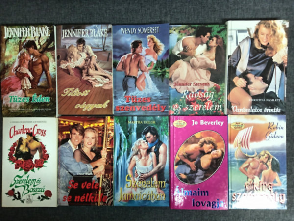 Jennifer Blake, Wendy Somerset, Jennifer Stevens, Christina Hamlett, Charlene Cross, Linda Yellin, Martha Taylor, Jo Beverley, Robin Gideon - (10db) "Oldschool BookTok Girl" knyvcsomag: Tzes den / Tiltott vgyak / Tzes szenvedly / Rabsg s szerelem / Varzslatos rints / Szerelem s bossz / Se vele, se nlkle / Szerelem Jamaicban / lmaim lovagja / Viking szenved