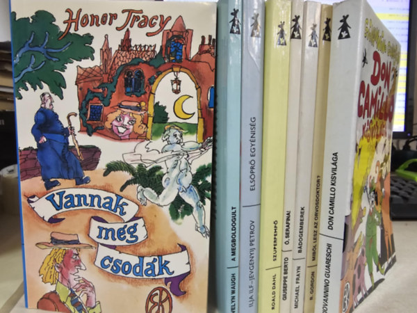 Honor Tracy, Evelyn Waugh, Ilja Ilf- Jevgenyij Petrov, Roald Dahl, Giuseppe Berto, Michael Frayn, R. Gordon, Giovannino Guareschi, Vid�m k�nyvek - 8db k�tet, K�NYVMENT� AJ�NLAT: Vannak m�g csod�k+ A megboldogult+ Els�pr� egy�nis�g+ Szuperpemp�+ � Serafina+ B�dogemberek+ Mib�l lesz az orvosdoktor?+ Don Camillo kisvil�ga