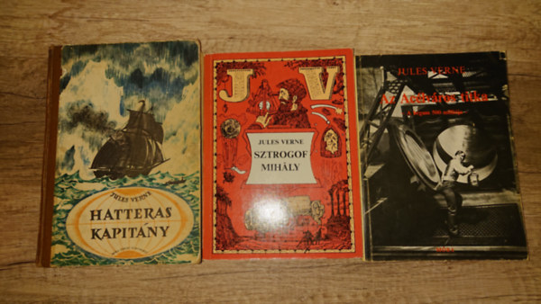Jules Verne - 3 k�nyv Jules Verne-t�l: Sztrogof Mih�ly, Az ac�lv�ros titka, Hatteras kapit�ny