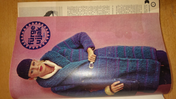 A Fürge ujjak magazin 1981-82-es évfolyamai egybekötve