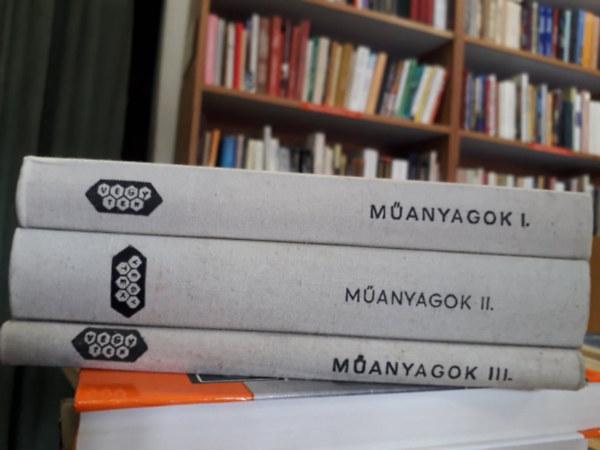 Műszaki katalógus: Műanyagok I-III.