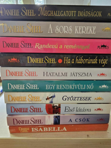 Danielle Steel - 9 db Danielle Steel, KNYVMENT AJNLAT: A csk, Isabella, Gyztesek, Egy rendkvli n, Hatalmi jtszma, Ha a hbornak vge, Randev a remnnyel, A sors kereke, Meghallgatott imdsgok,