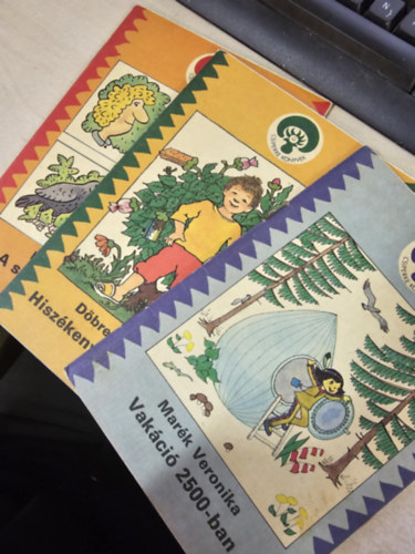 Mar�k Veronika, D�brentei Korn�l, M�ra Ferenc - 3db mesef�zet: Vak�ci� 2500-ban+ Hisz�kenyke csokit �ltet+ A s�lym�ri cs�ka