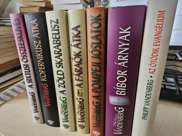 Philipp Vandenberg - 7db Vandenberg kötet, KÖNYVMENTŐ AJÁNLAT: A sixtusi összeesküvés+ Kopernikusz átka+ A zöld skarabeusz+ A fáraók átka+ A pompeji jóslatok+ Bíbor árnyak+ Az ötödik evangélium