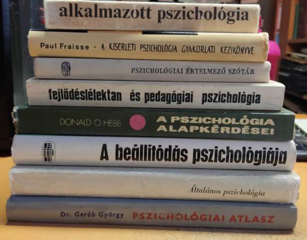 8 ktet Pszicholgiai kiadvny (cmek a termklersban, sajt fotval)